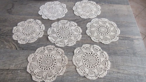 Lot napperons anciens - 8,