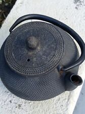 Ancienne théière japonaise en fonte – motif granité – 1,4 kg – avec couvercle