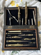 Boîte De Compas Vintage