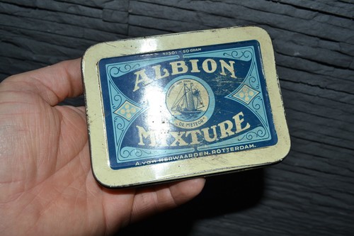 Boîte tabac cigarettes - à,