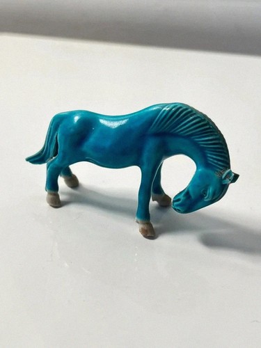 Petit cheval bleu - , en