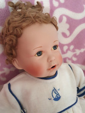 Poupée d&#039;artiste poupée en