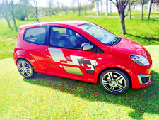 Twingo RS Renault Sport rouge de marque Otto échelle 1:18 long. 18cm,neuve