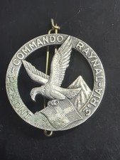 Coiffure . Insigne de Béret -