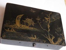 BOITE EN PAPIER MÂCHÉ