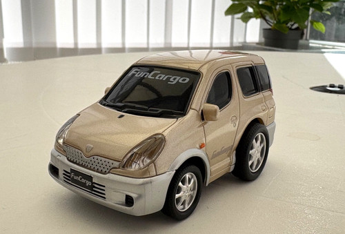 Toyota funcargo - (yaris, verso)