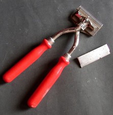 OUTIL   TONDEUSE à 2 mains "GV La COUPE" pour animaux MOUTON VACHE peigne