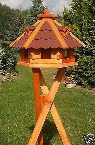 Maison oiseau avec - d'oiseau, support