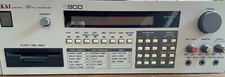 Sampler AKAI S900