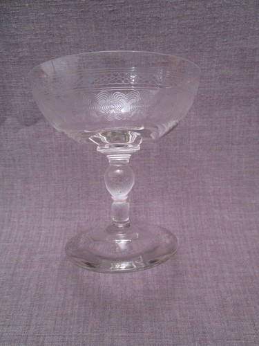 Coupe champagne ancienne - coupe, a