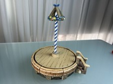 Figurine bourdon présentoir