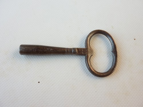 Clé ancienne pour - , horloge