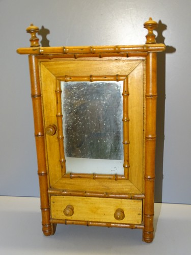Jolie ancienne petite armoire - ancienne,