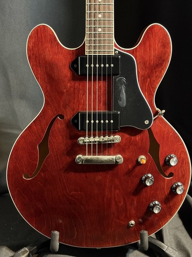 Soixante dix sept guitares - [soixante-dix-sept, guitares]
