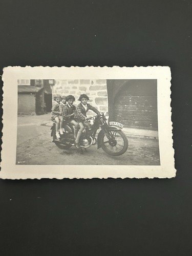 Photo moto ancienne - photo,