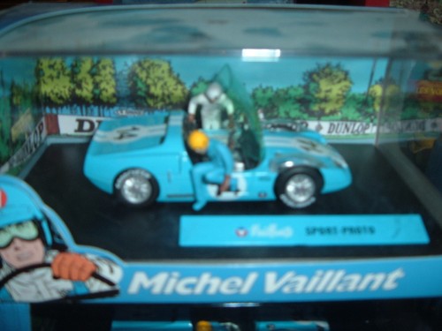 Voiture neuve michel - neuve, vaillant