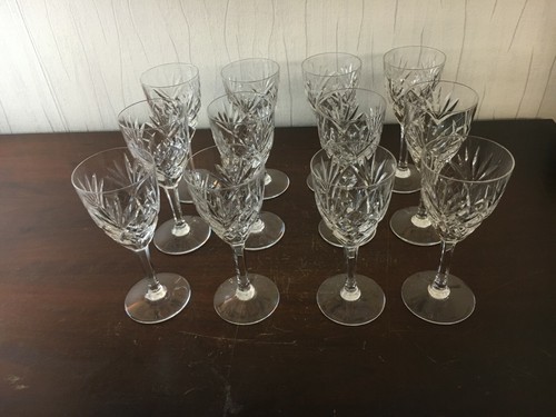 Verres vin rouge modèle - à,