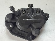 UN ETRIER DE FREIN AVANT