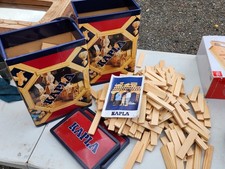 Lot Kapla 2 grands barils de planchettes bois + livret construction