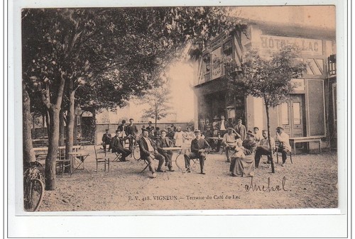 Vigneux terrasse café - -,