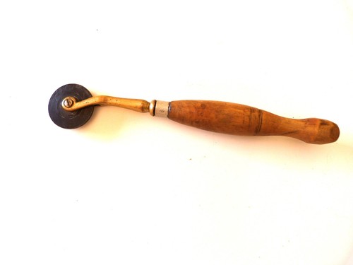 Ancien outil grande roulette - ancien,