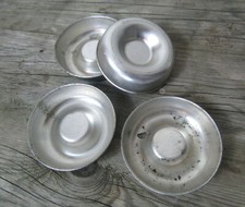 4 anciens moules à gateau