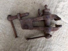 Gros Étau de forgeron ancien