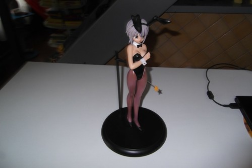 Pin manga figurine sexy - ,