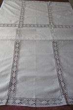 Jolie nappe avec DENTELLE sur
