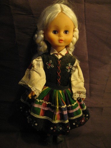 Poupée costume traditionnelle - poupée,