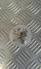 Cabochon centre roue jante