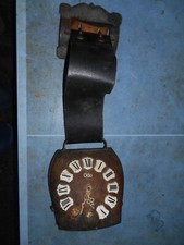 grosse cloche de cou ancienne vache montée en horloge odo