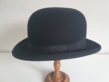 Chapeau melon vintage T 57