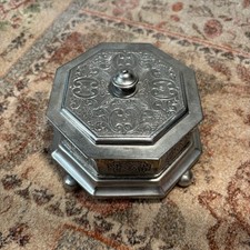 Ancienne Boîte en Métal