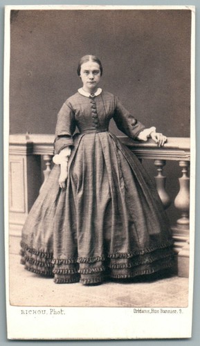 Cdv 1865 femme rambarde - la,