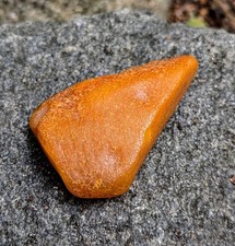 Ancien beurrier en pierre