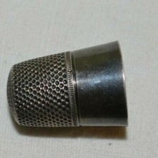 Ancien Dé à Coudre Argent