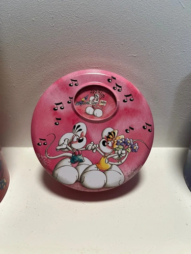 Petite boîte métallique
