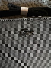 Une Sacoche Lacoste Noir pour