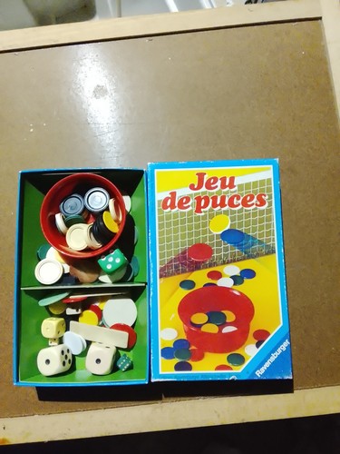 Jeux puce plus divers pions - de,