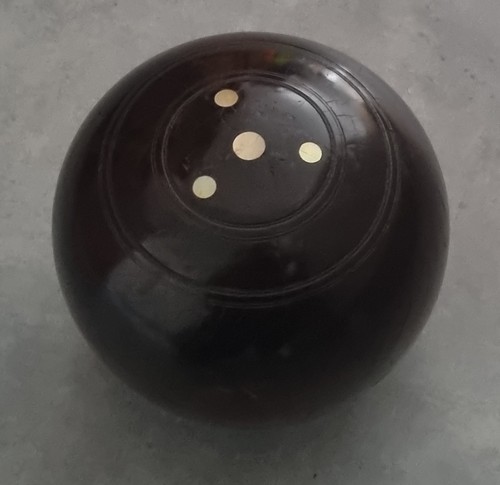 Ancienne boule boulingrin - ancienne,