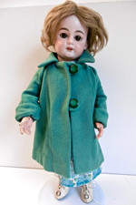 RAVISSANTE POUPÉE ANCIENNE