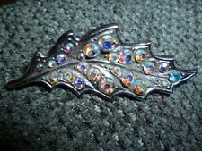 vintage retro jewelry brooch fancy holly leaf with shiny rhinestones