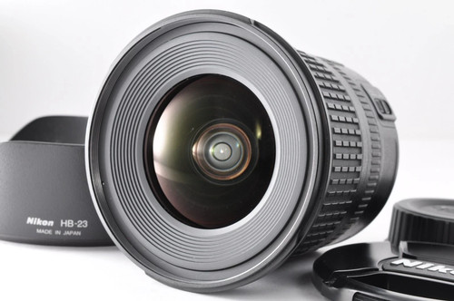 Objectif zoom grand angle