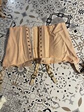 Ancien serre taille porte jarretelle