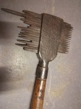Outil tailleur de pierre