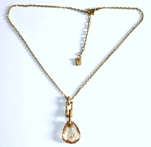 Collier pendentif cristal