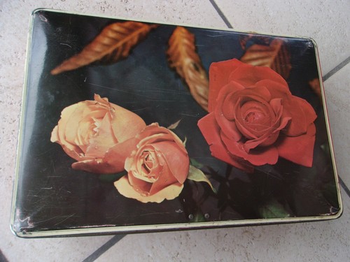 Boîte fer ancienne - boîte, en