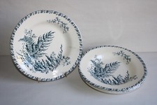 4 antique hollow earthenware plates by Gien decor ferns, dia. 23.3 cm