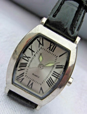 MONTRE TONNEAU SKC FEMININE CHIC,ETAT D'UTILISATION SOIGNE & FONCTIONNELLE ,2011